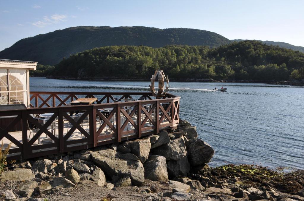 Gulen Dive Resort Dalsøyra 外观 照片