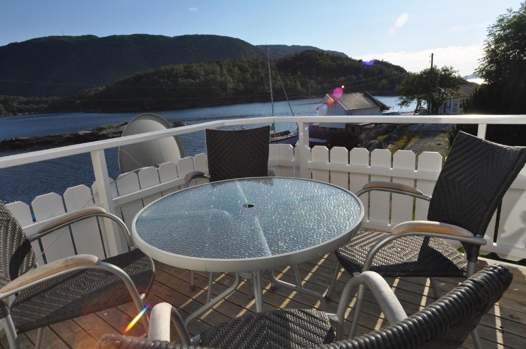 Gulen Dive Resort Dalsøyra 外观 照片