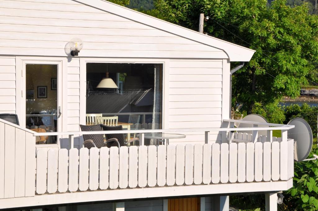 Gulen Dive Resort Dalsøyra 外观 照片